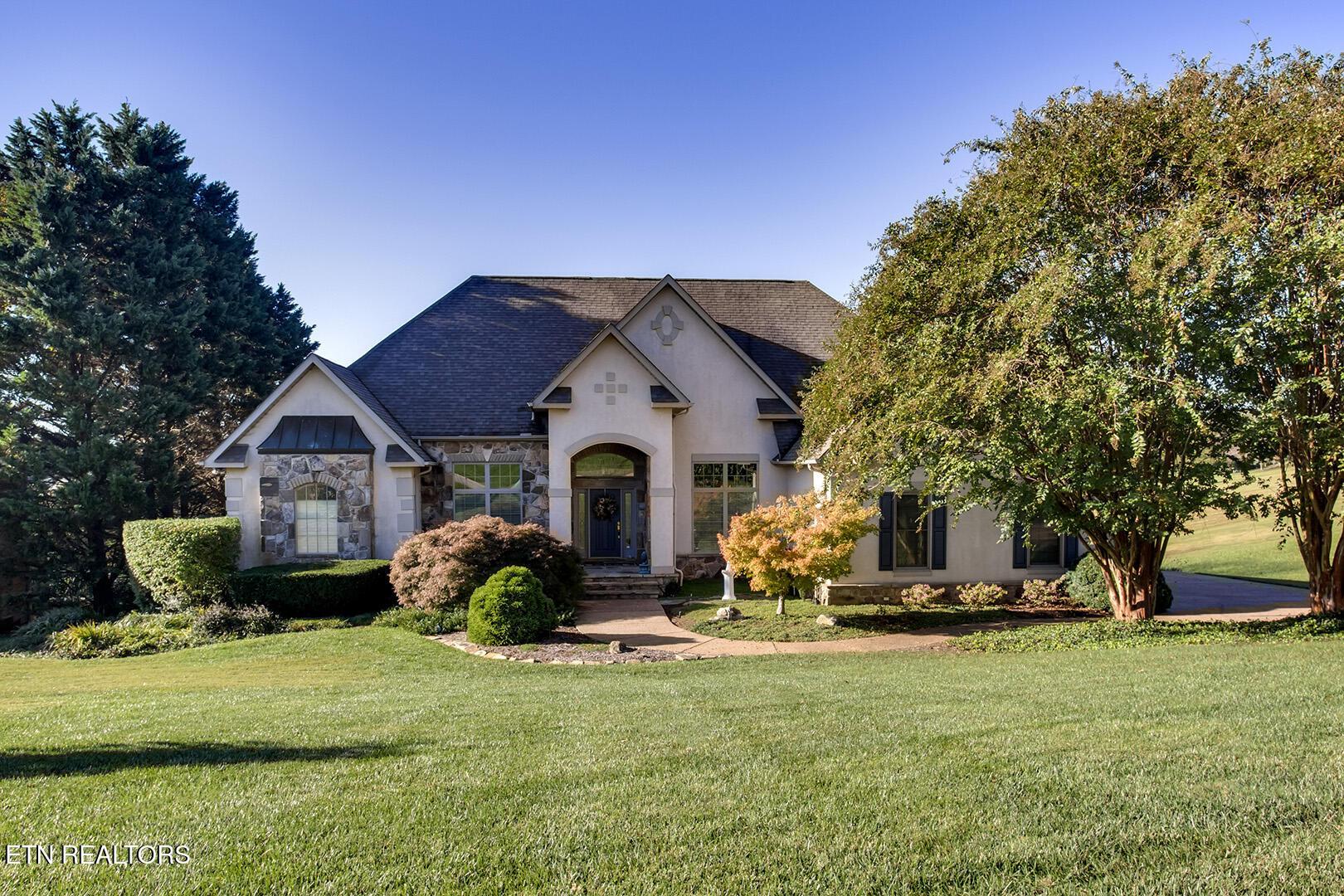 Image 1: 01_GoldFinchLane_180_Front