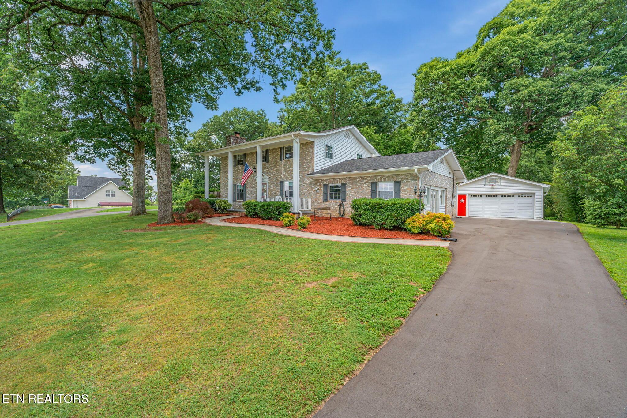 Image 3: Front Right of House