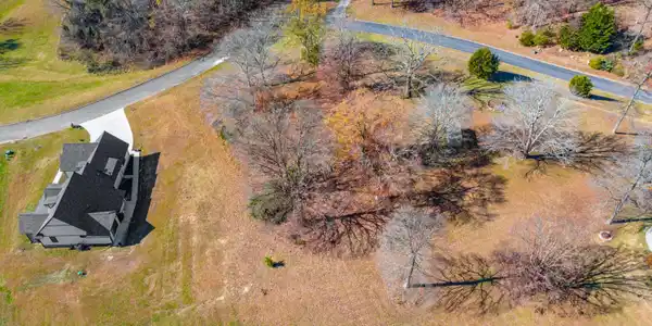 Image 2: 002-9022ParadiseViewDrive-Mooresburg-TN-