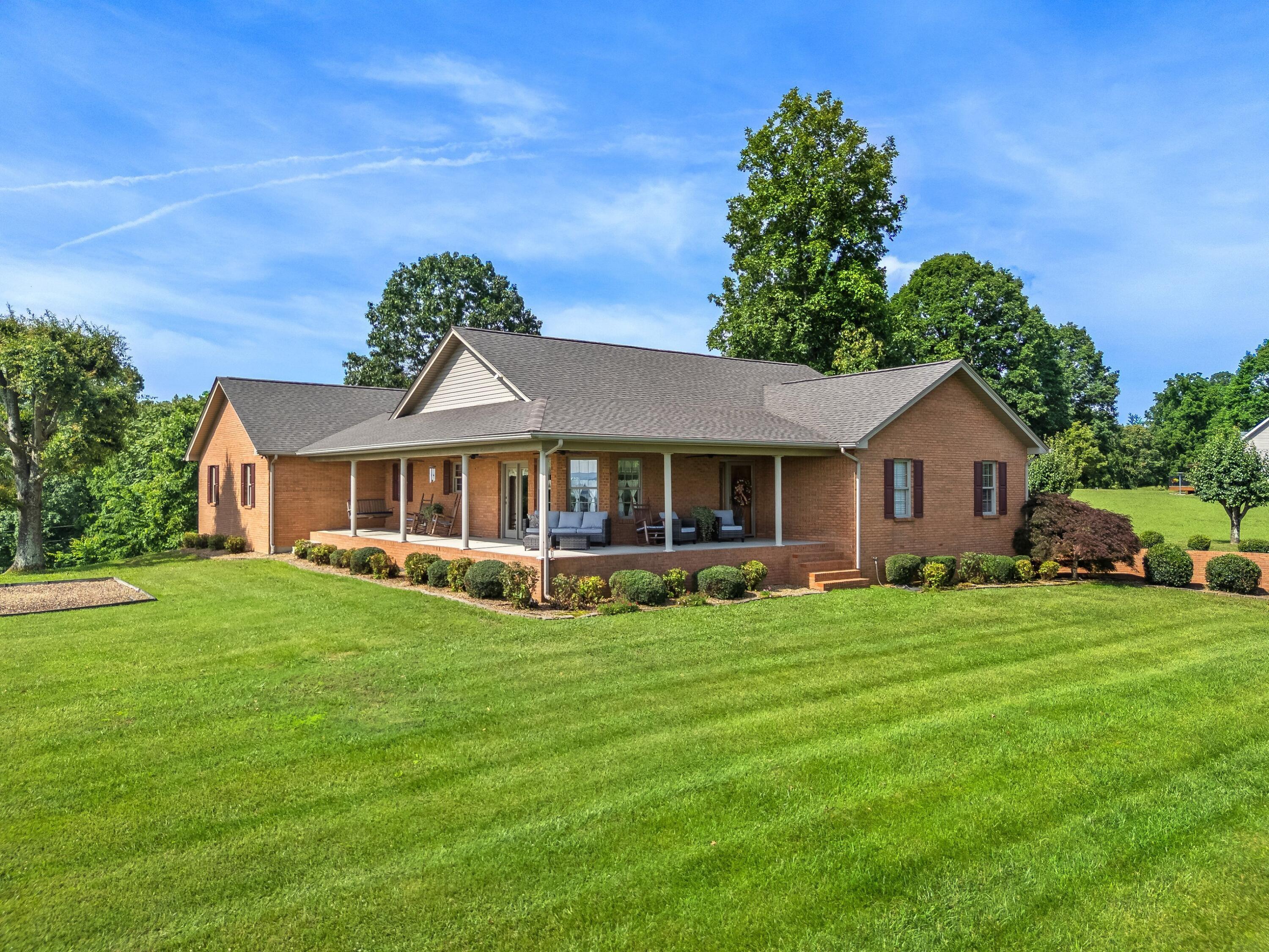 Image 1: 002-355PheasantView-Rutledge-TN-37861-SM