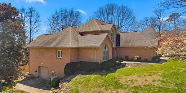 Image 3: 003-1075SaintIvesCourt-Morristown-TN-378