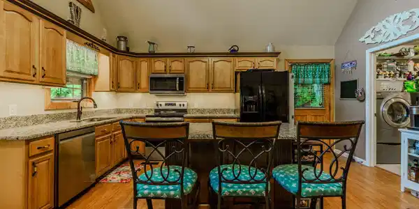 Image 4: 1-web-or-mls-_DSC0907-HDR