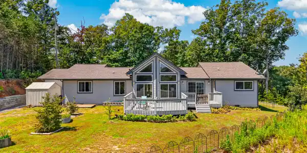 Image 3: 003-1045HarborPointDrive-Sevierville-TN-
