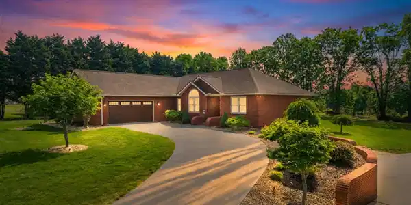 863 Chestnut Grove Circle