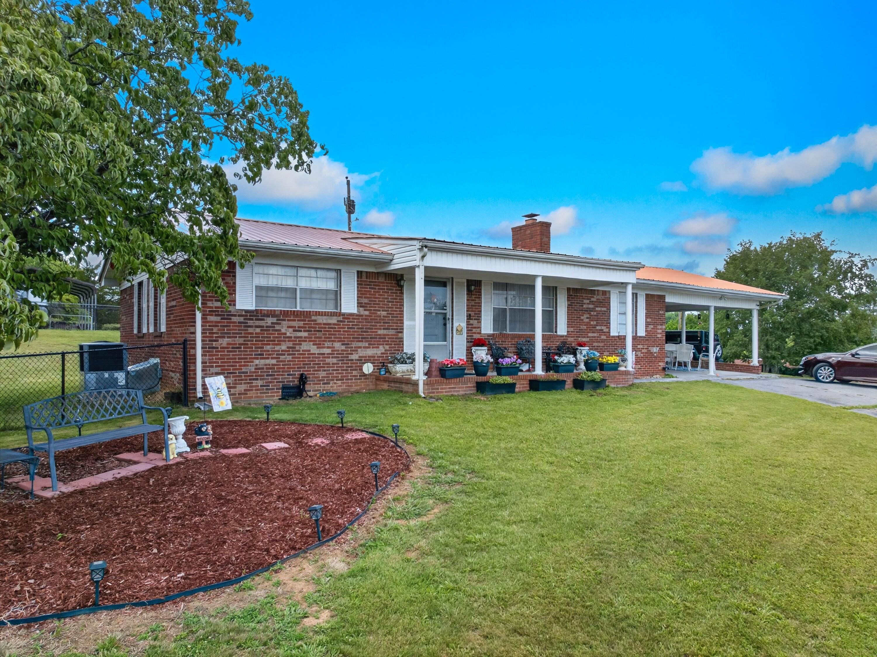 Image 2: 002-222RoseDrive-Tazewell-TN-37879-SMALL