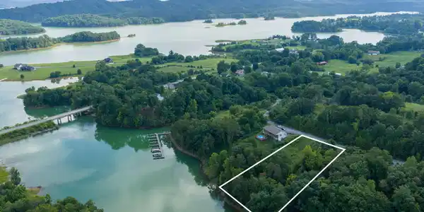 Image 2: Bayside lot 2