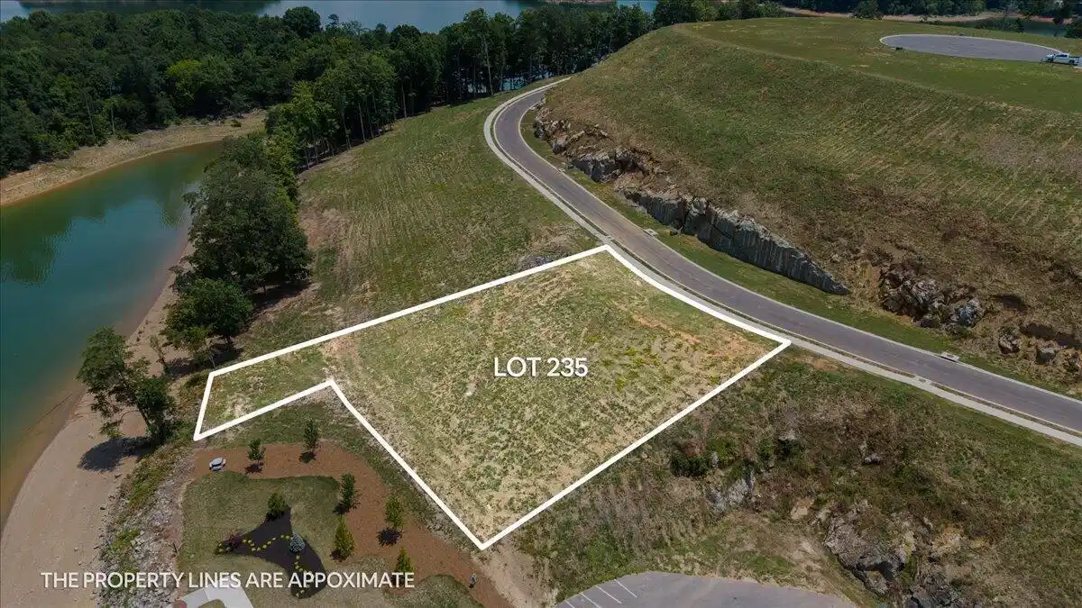 Image 1: 06-lot 235
