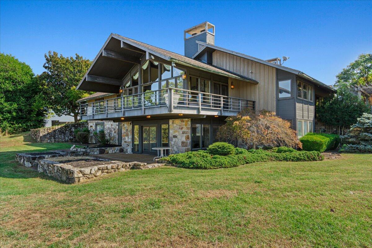 Image 2: 01-IVA01594