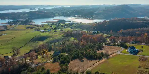 Image 4: Lot 39 Logans Bluff new pics 4