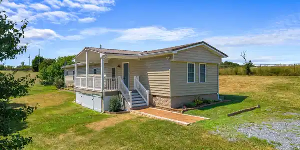 381 Robertson Creek Rd Road