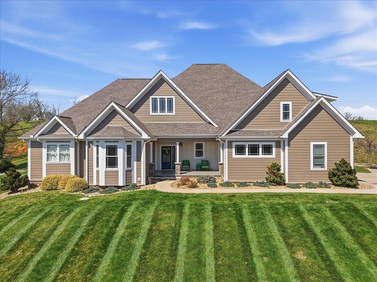 Image 2: 02-2233_Windswept_Way_007