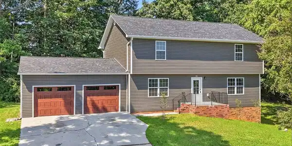 1409 Wind Crest Drive