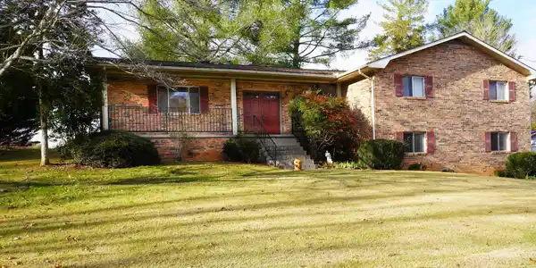 1318 Golf Course Rd