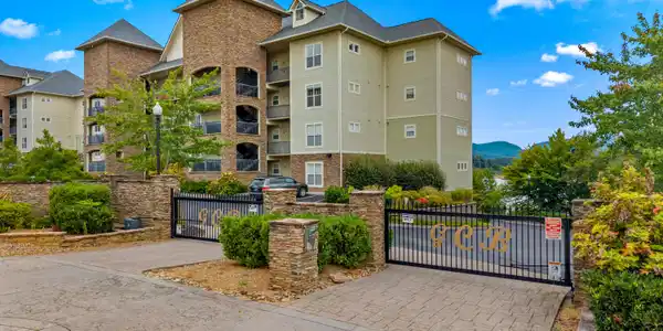 424 Sandpier Lane
