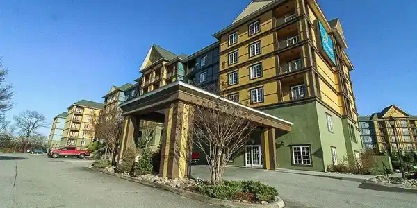 225 Collier Drive, Unit 2410