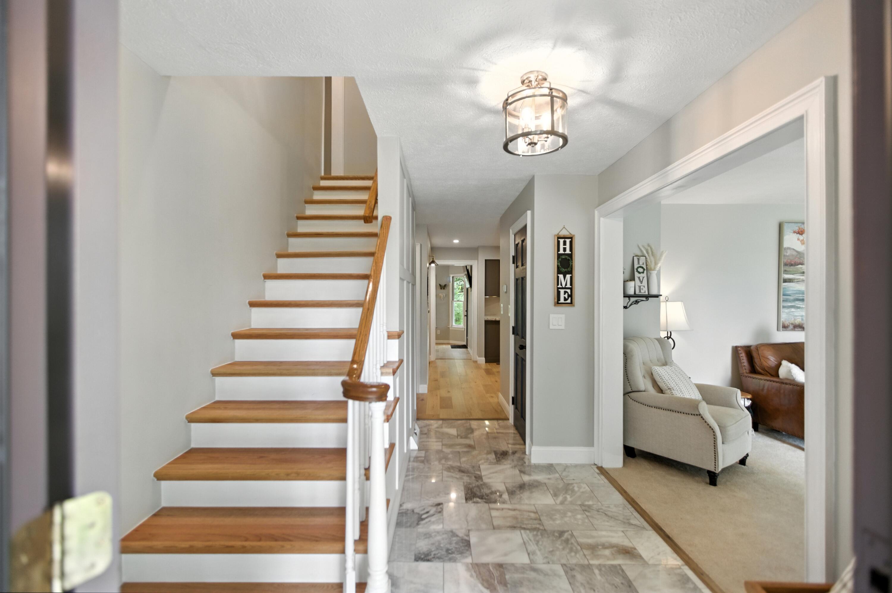 Image 3: Entry