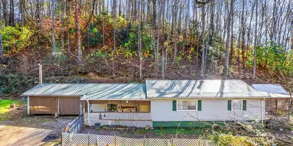 4230 Lindsey Gap Road