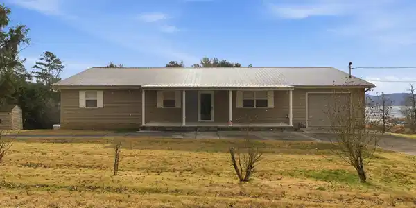 215 Chickasaw Lane