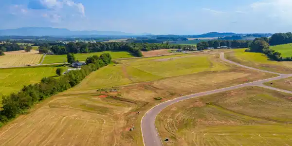 Image 4: Lot 40 Ground