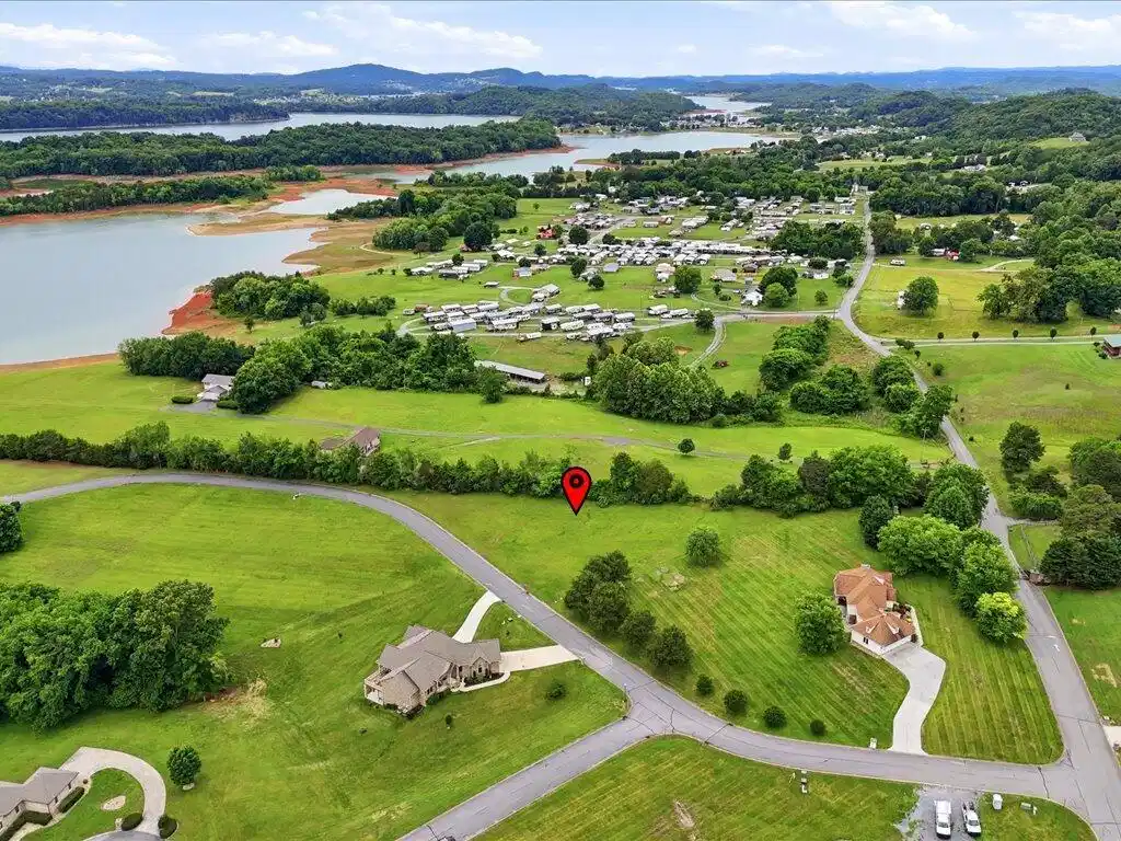 Image 1: 2014 Lake Vista Ct