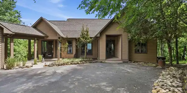 Image 2: Front