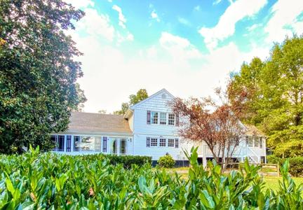 1325 Flat Woods Road