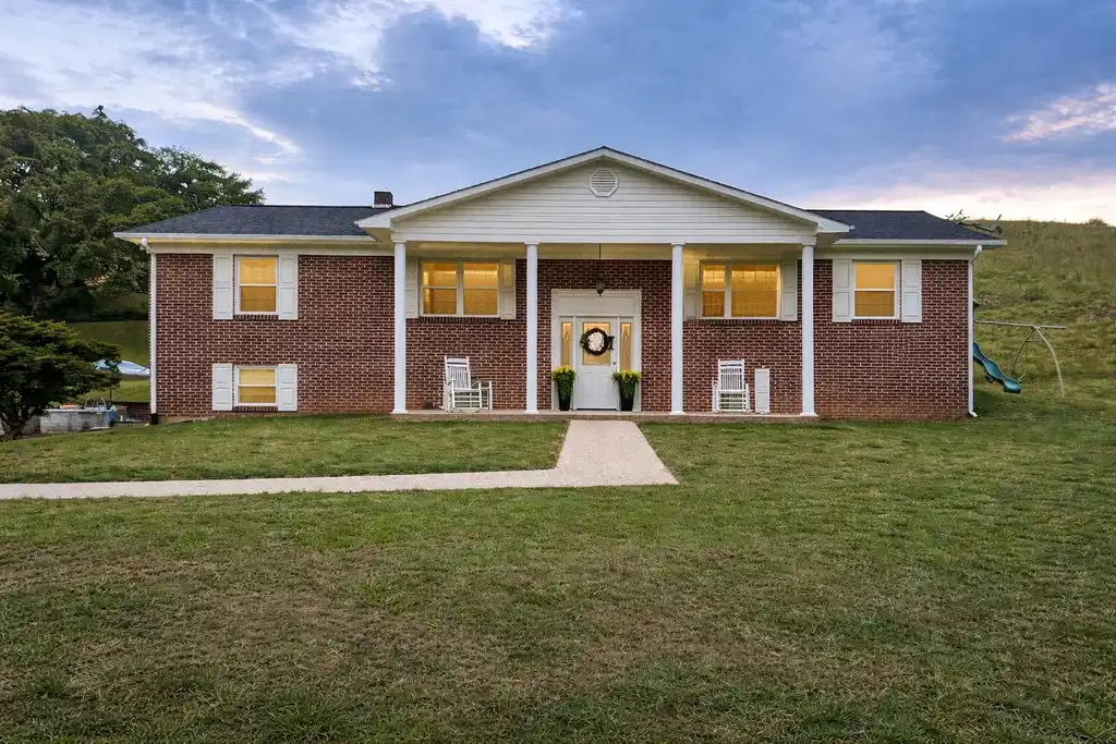 Image 1: Front Exterior