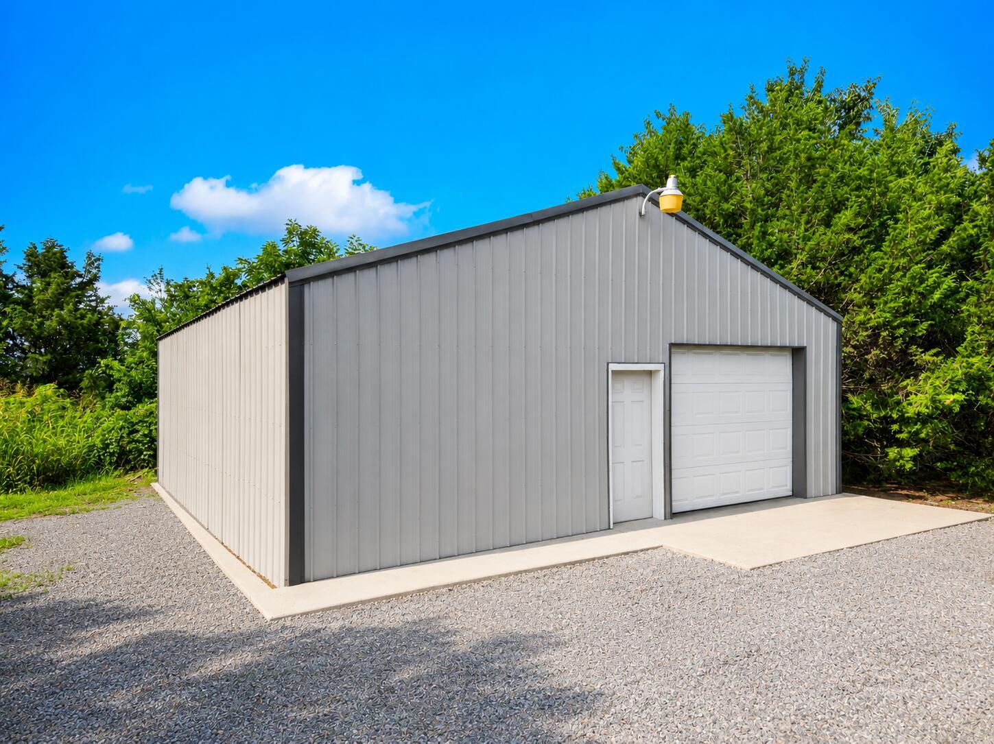 Image 3: garage