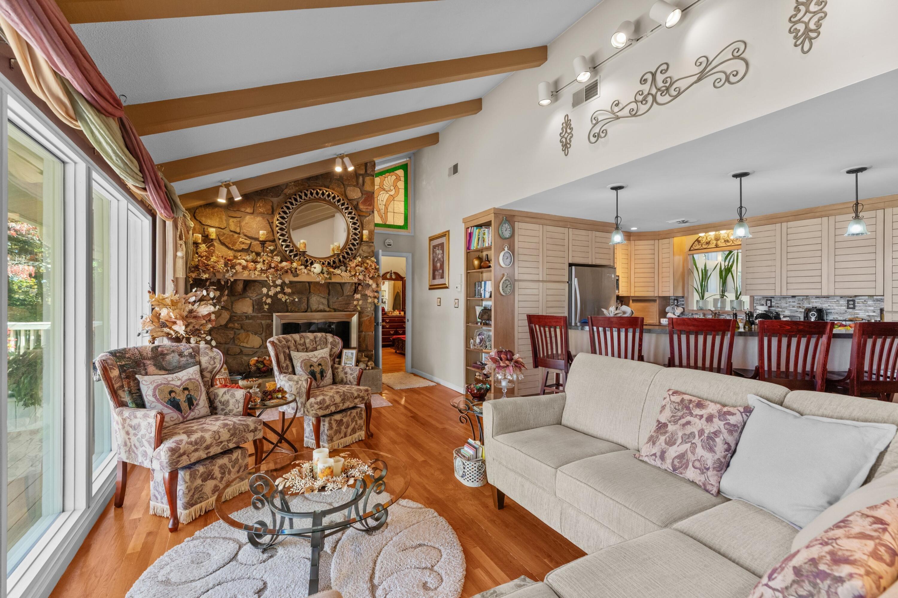 Image 4: 008-1184MimosaDrive-Morristown-TN-37814-