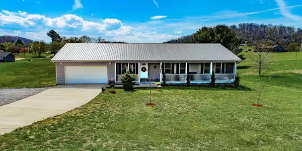 233 Scenic Dr