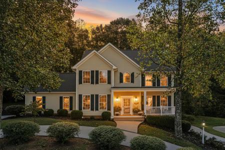 4562 Horseshoe Trail