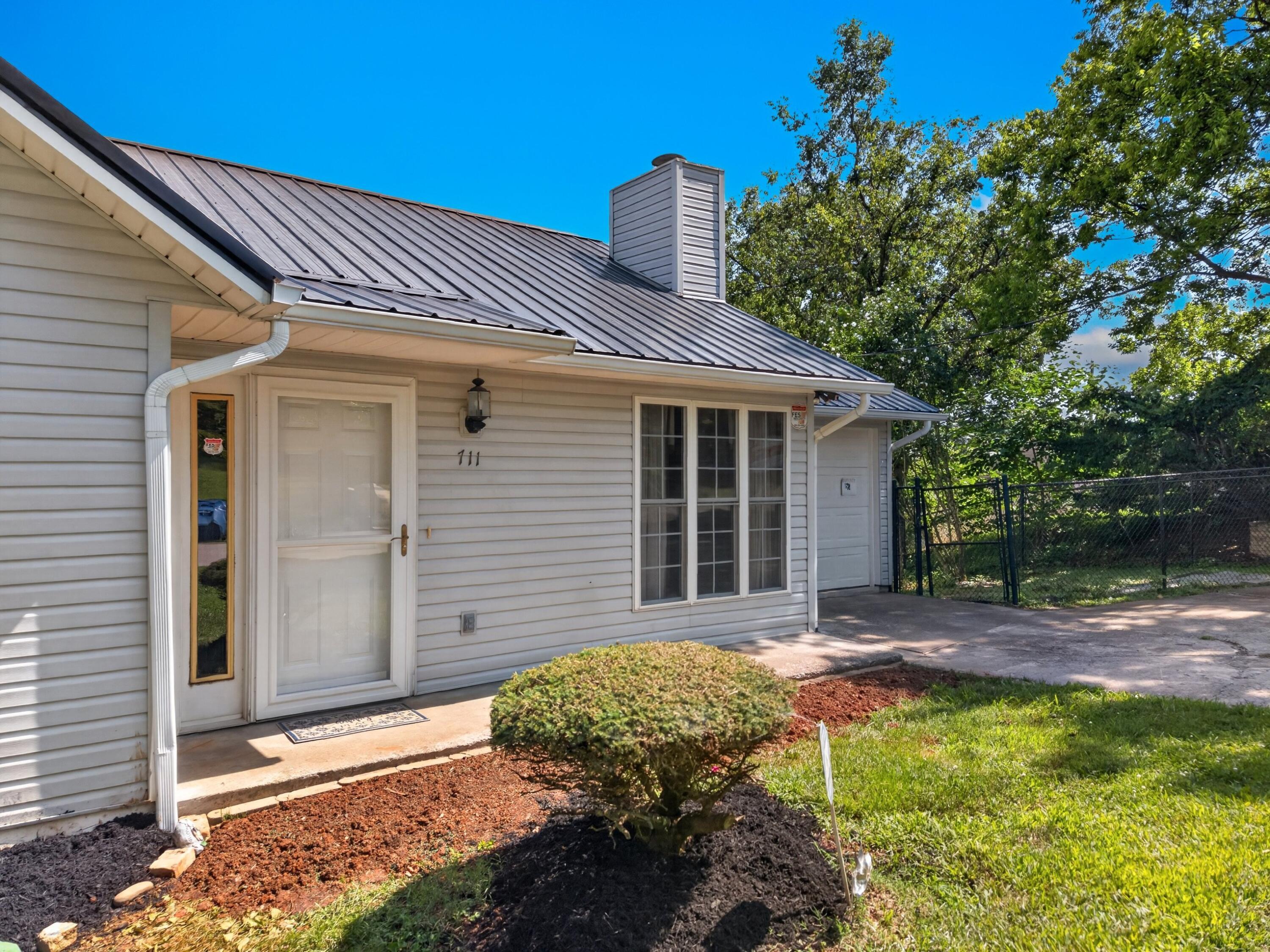 Image 4: 027-711SummittStreet-JeffersonCity-TN-37