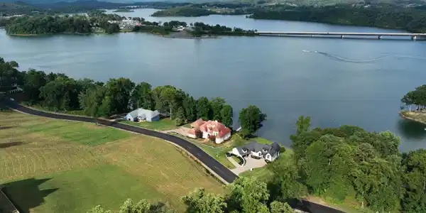 2123-2129 Edgewater Sound