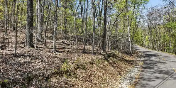 Image 4: 10-1202_Keetoowah_Dr_011
