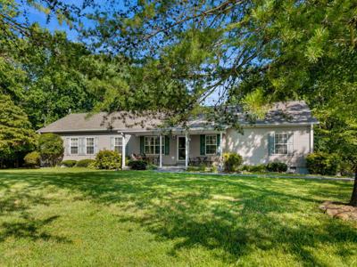 1190 Redcliff Way