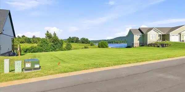 Image 4: 01-Masters Ln 1