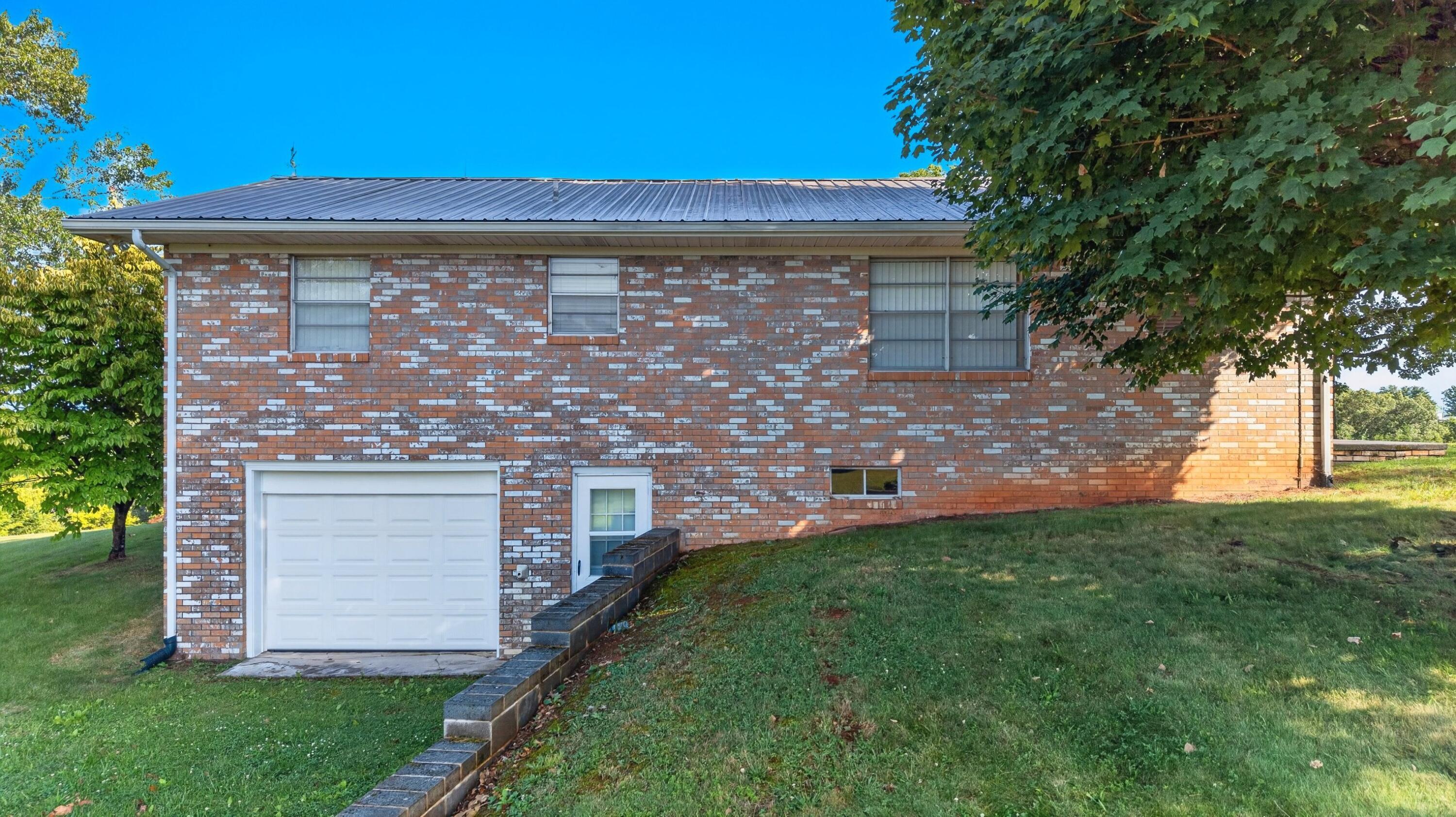 Image 3: 003-1118NewmanRileyRoad-Dandridge-TN-377
