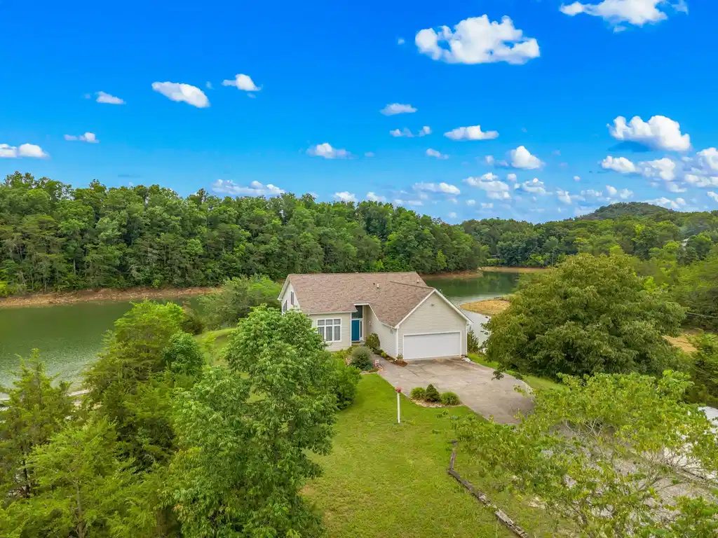 Image 1: 059-240VeryOldBartonTrail-Dandridge-TN-3