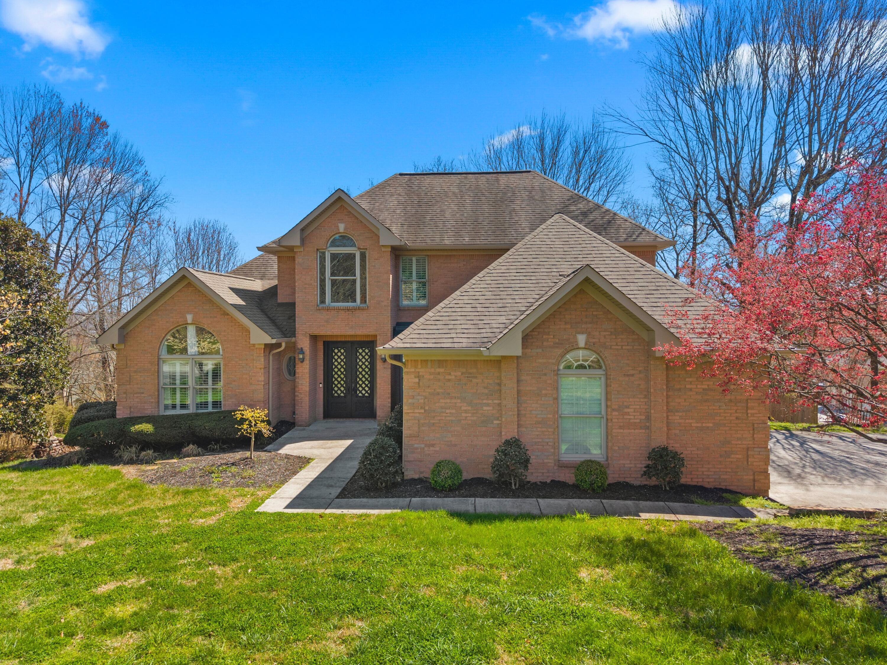 Image 2: 002-1075SaintIvesCourt-Morristown-TN-378