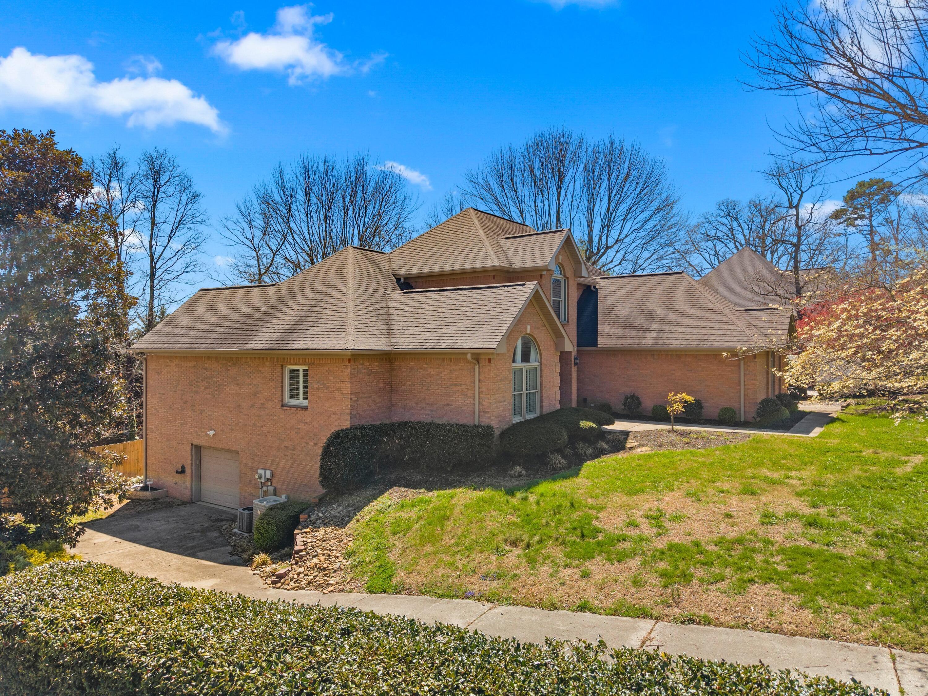 Image 3: 003-1075SaintIvesCourt-Morristown-TN-378