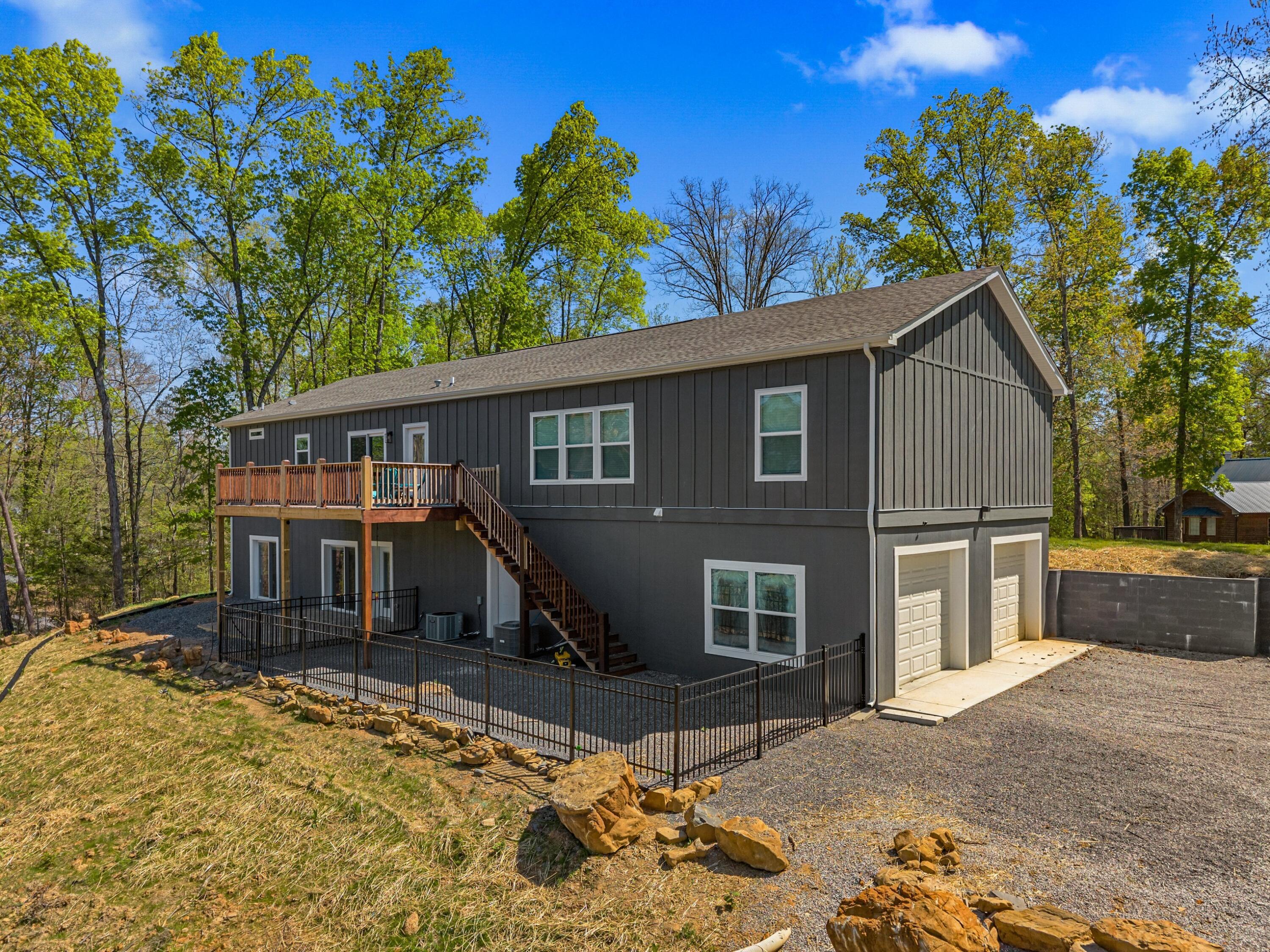 Image 2: 005-126DeerRunWay-Dandridge