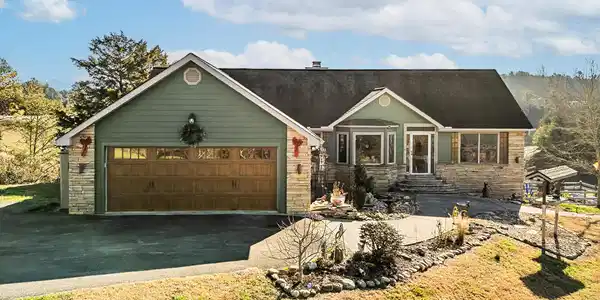 1728 Morning View Lane