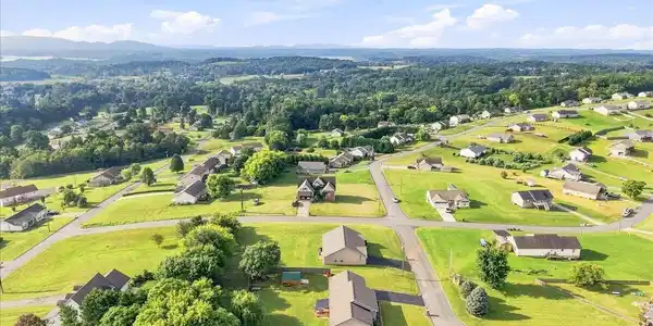 Image 3: 39-611 Privet Dr 39