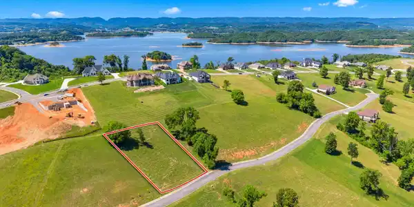 Image 2: 001-2435StarboardCrestRoad-Morristown-TN