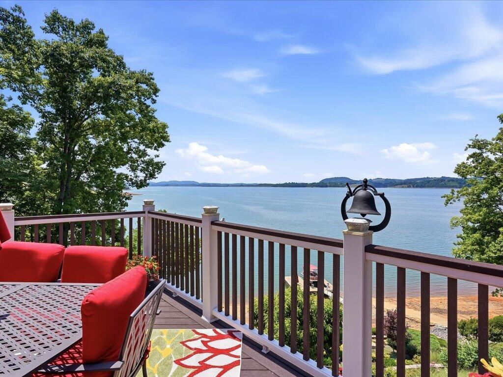 Image 3: 1881 Pointe Dr - 3