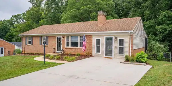 160 Westbriar