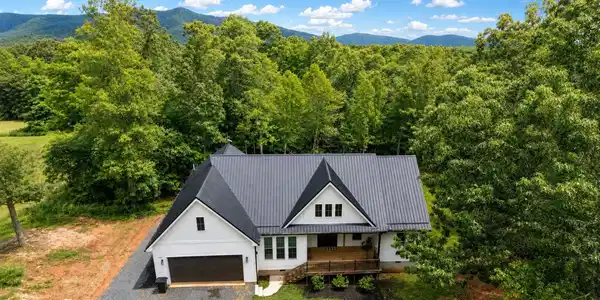 197 Burford Farm Rd