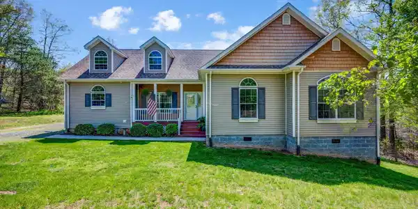 1105 E Perch