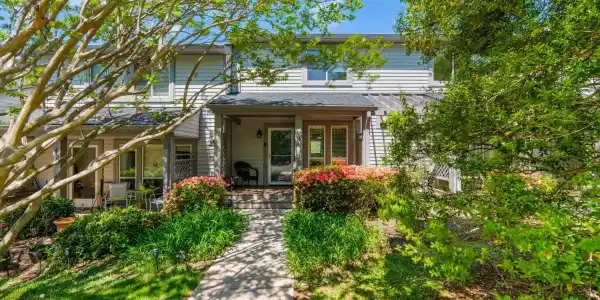 424 Oak Point
