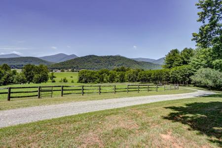 1361 Hurricane Creek